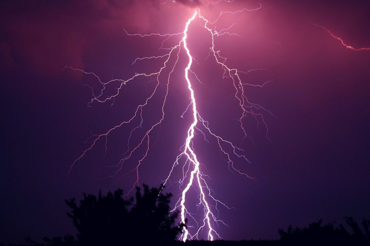 Meteorologii au emis un nou Cod galben de instabilitate atmosferică