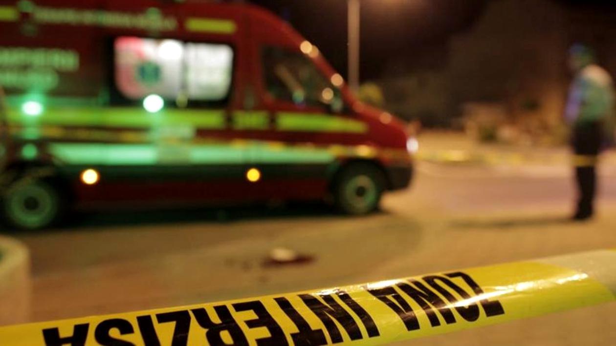 Bărbat găsit împușcat în cap în locuința sa din Mizil. Ce pistă au polițiștii în acest caz