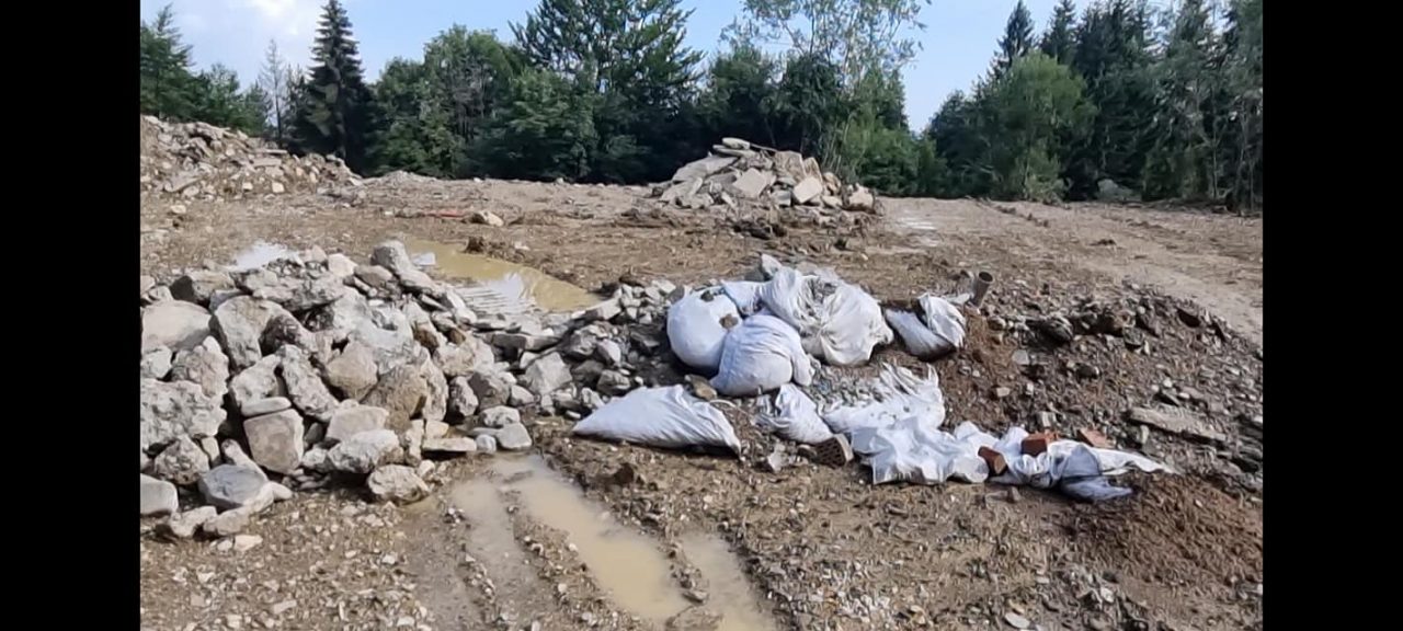Octavian Berceanu: Am descoperit o groapă de gunoi ilegală în Parcul Național Bucegi