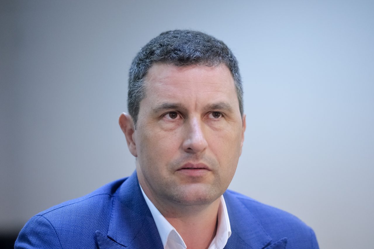 Ministrul Tanczos Barna promite o anchetă la Apele Române în cazul celor cinci copii înecați în Siret: ”Ar fi trebuit să facă verificări imediat”