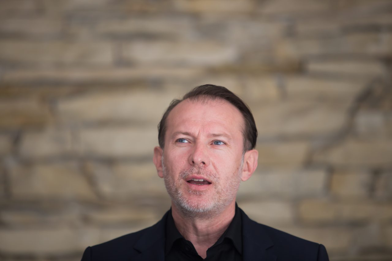 Premierul Cîţu: Nu voi închide niciodată piețele și nu introduc taxe noi în agricultură