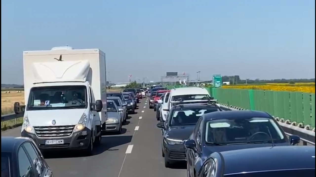 Autostrada Soarelui, blocată din cauza unui accident grav. Un pieton a încercat să traverseze A2 și a fost lovit de o mașină