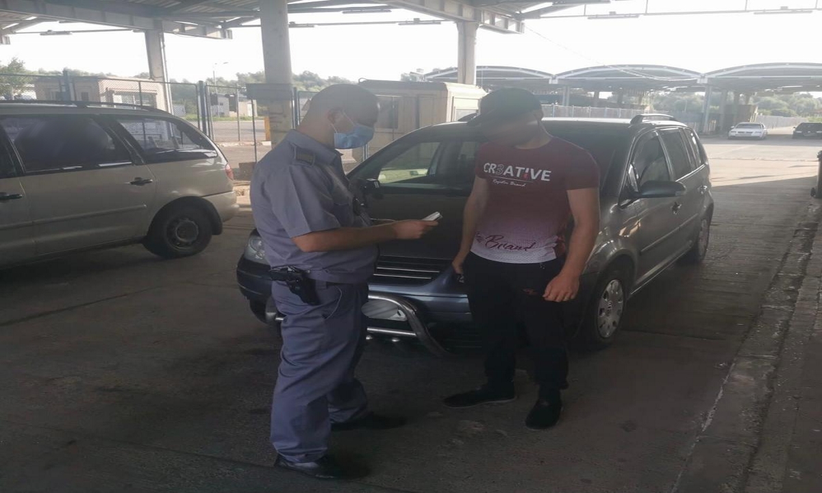 Cetățean ucrainean cu permis de conducere fals, depistat de poliţiştii de frontieră gălățeni
