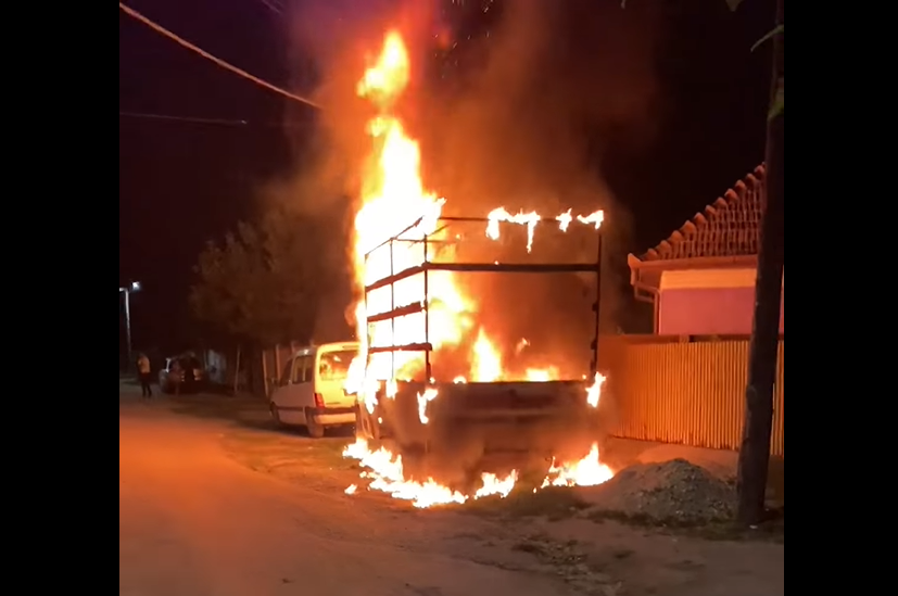 VIDEO | Doi bărbați din Băilești, principalii suspecți în cazul incendierii a două mașini