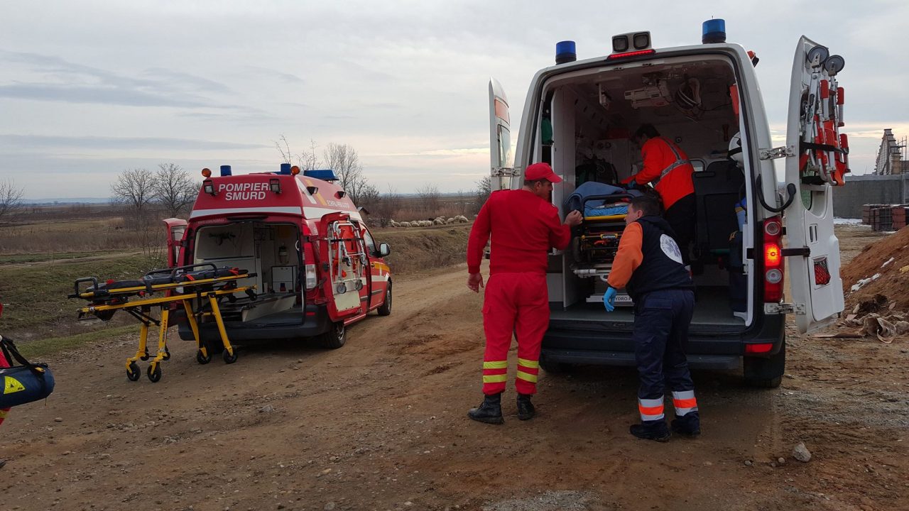 Cinci persoane au fost rănite în Valea Doftanei, după ce terasa pe care își făceau selfie s-a rupt sub ei