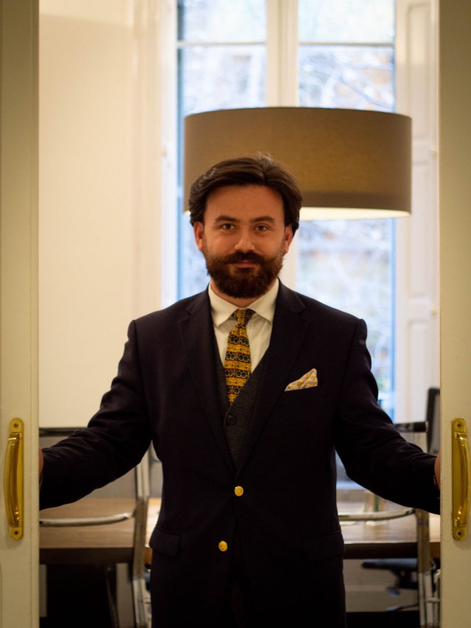 CU GÂNDUL LA ROMÂNIA | Alexandru George Lazăr, românul care a ajuns în topul avocaților din Spania: ”Nu sta pe margine, fă pasul și schimbă ce nu îți place”