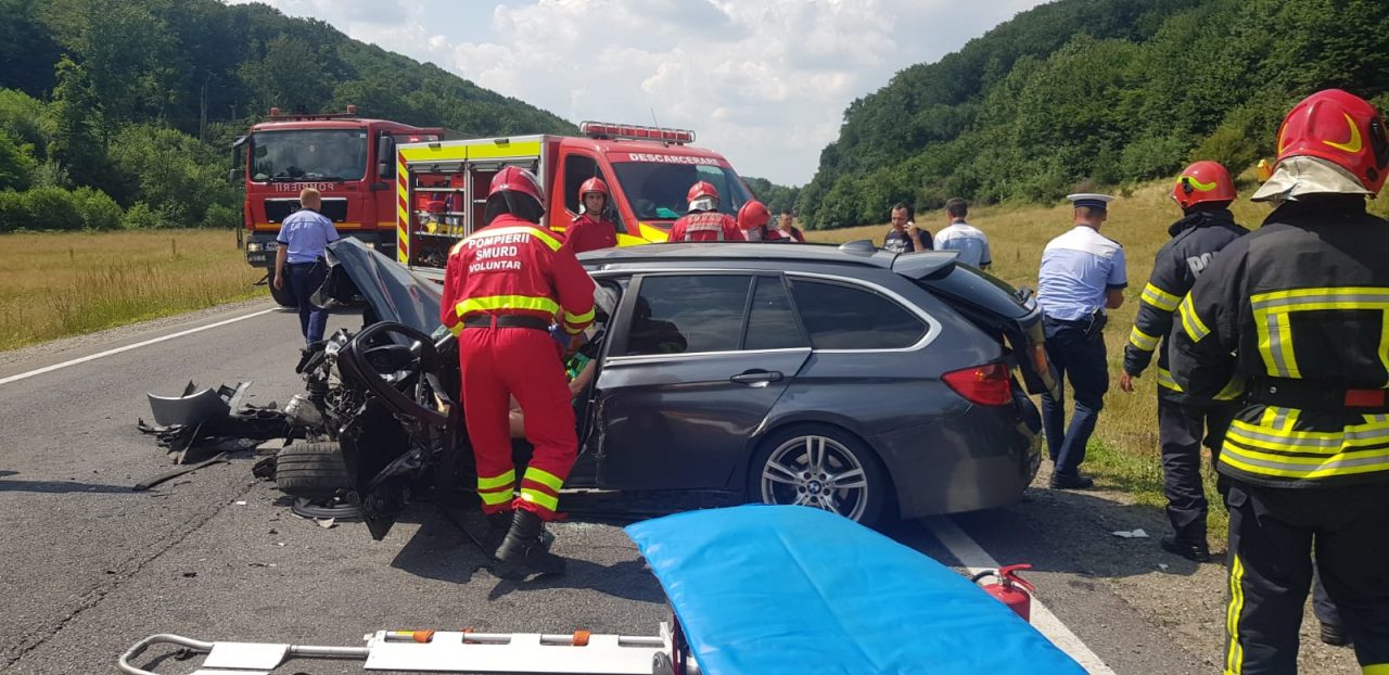 Un accident grav s-a produs în județul Brașov. Un mort și șase răniți, printre care și un copil