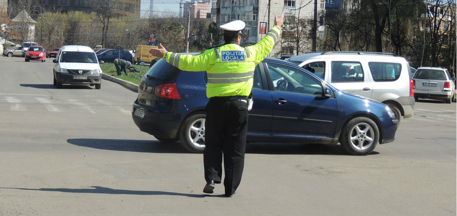 Trafic complet blocat pe DN5 pe sensul de mers către București, după ce un TIR s-a răsturnat la kilometrul 44, în afara localităţii Uzunu