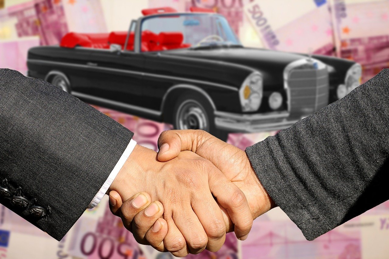 Cum au pus polițiștii italieni „pe butuci” afacerea a nouă samsari români. Detalii EXPLOZIVE din anchetă și averea făcută din fraude cu mașini