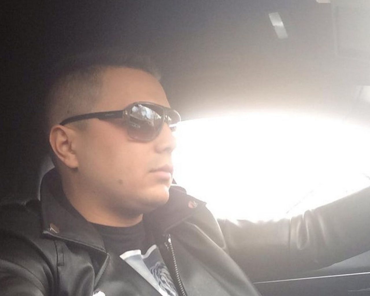 Mărturii-șoc despre Cosmin Mladin, presupusul șef al traficanților de țigări din Arad. Avea inclusiv filmări cu polițiștii pe care i-a dus la saloane erotice
