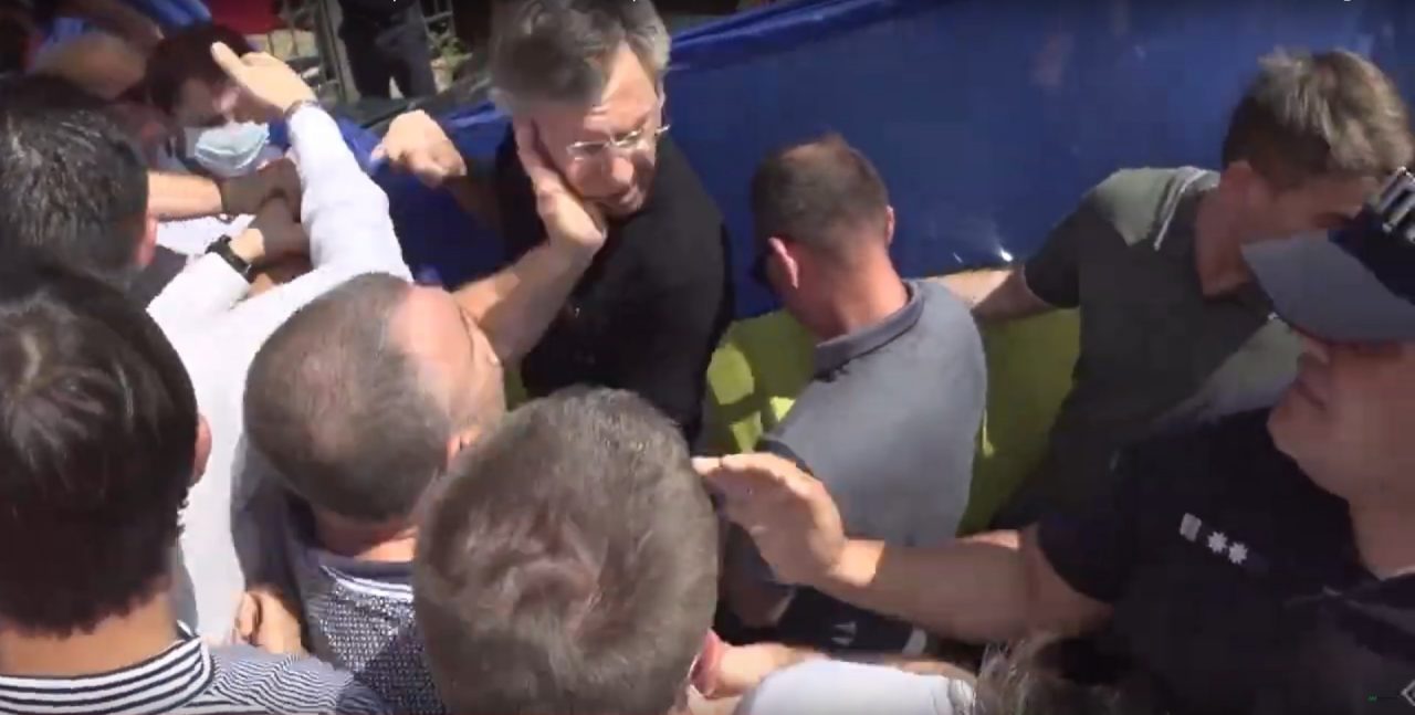 Dorin Chirtoacă, candidat AUR la alegerile din Moldova, luat la palme de socialiști. VIDEO viral