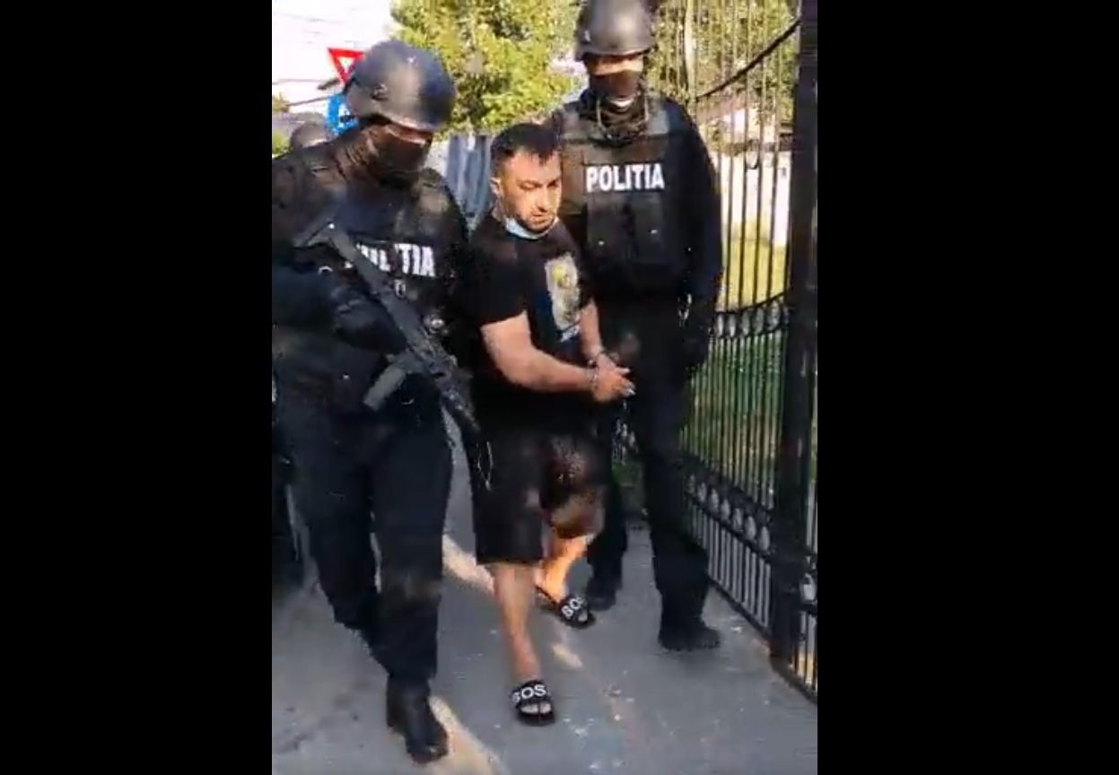 Clanul Duduianu, zdrobit! Elvis Pian, săltat de polițiștii de la Furturi Auto la Fetești, pe A2. În arest a ajuns și Amar Duduianu (VIDEO)