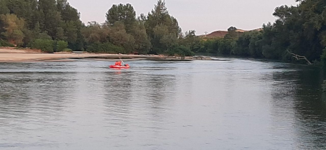 Un băiat de 16 ani s-a înecat într-un lac din județul Vaslui. Adolescentul fusese văzut când a intrat în apă și n-a mai ieșit