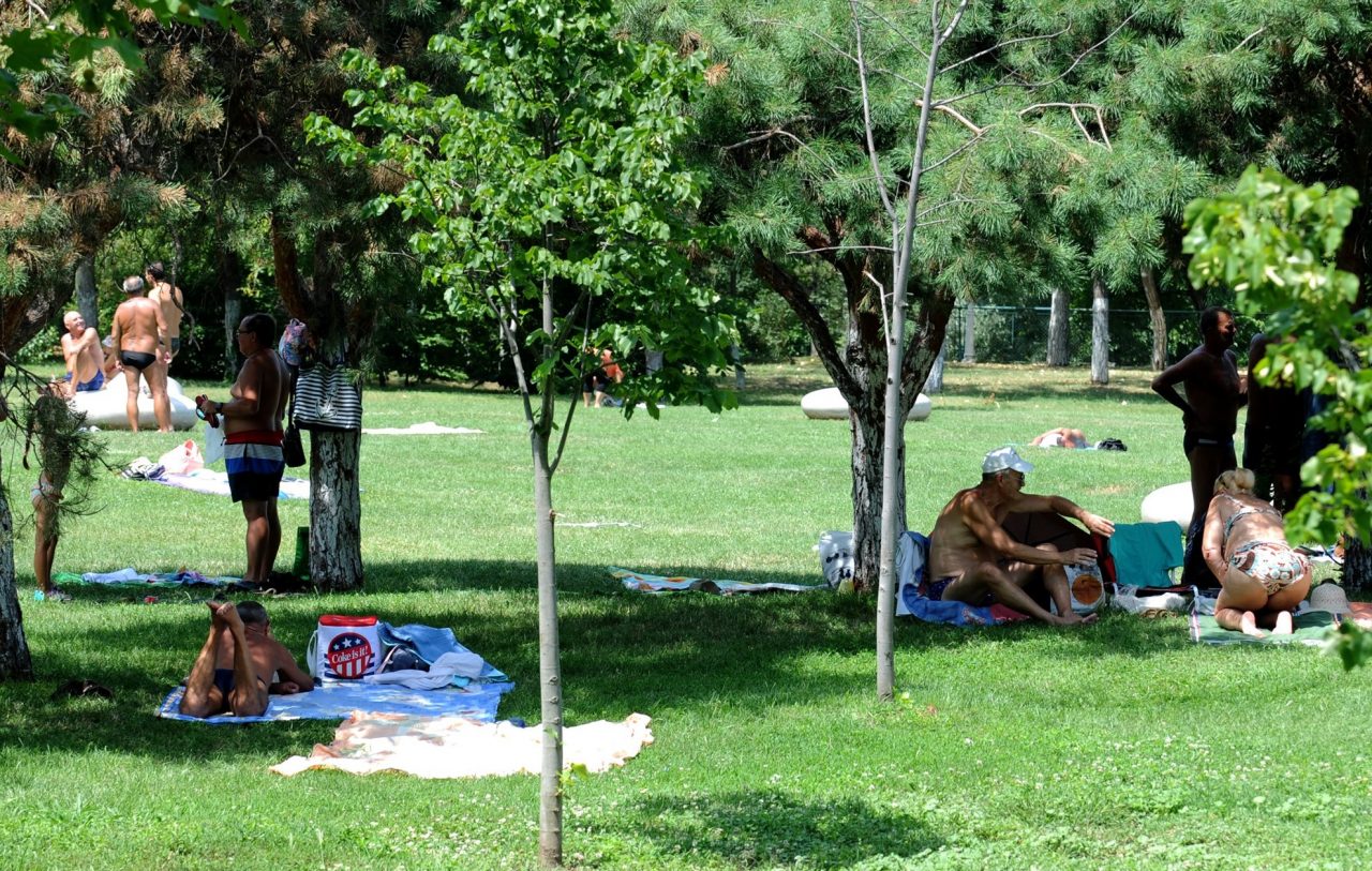 Un primar din Capitală îi cheamă pe bucureșteni să vină la plaja artificală, gratuită