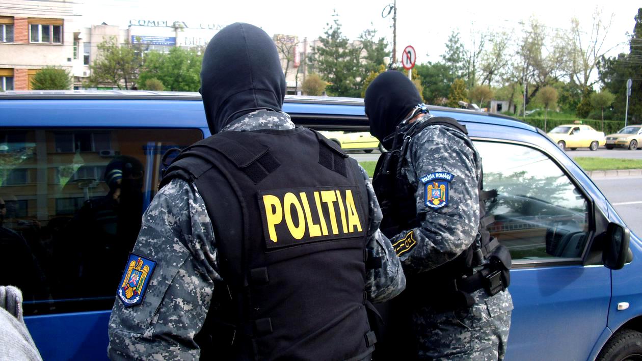 Cei trei agresori ai pădurarului din Dâmboviţa au fost reţinuţi pentru 24 de ore