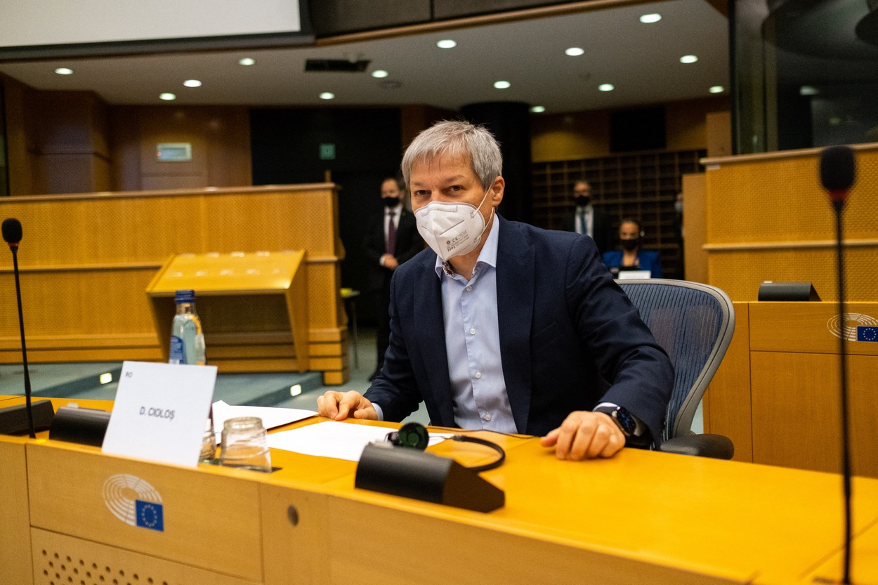 VIDEO | Dacian Cioloș: Sunt conştient că un Guvern minoritar USR PLUS, ar putea fi dărâmat oricând în Parlament