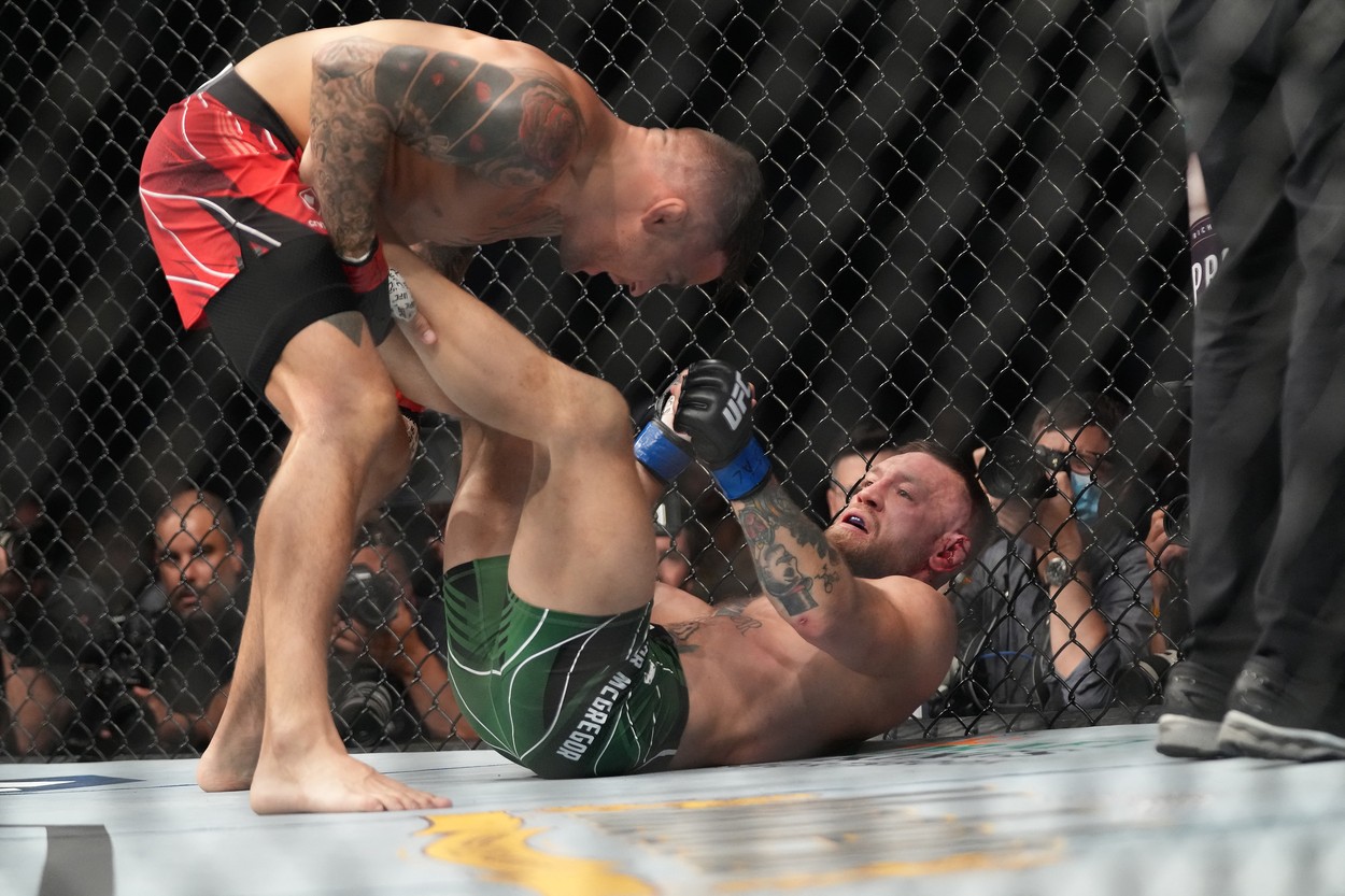 Conor McGregor și-a rupt piciorul în meciul cu Dustin Poirier | VIDEO