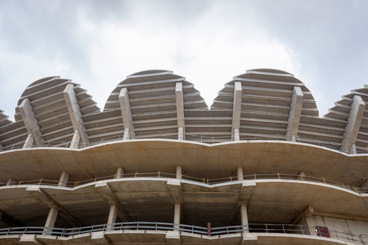 Ce se întâmplă cu „stadionul-fantomă” de 300 milioane de euro, care trebuia inaugurat în urmă cu 12 ani. „Planul este mort!”
