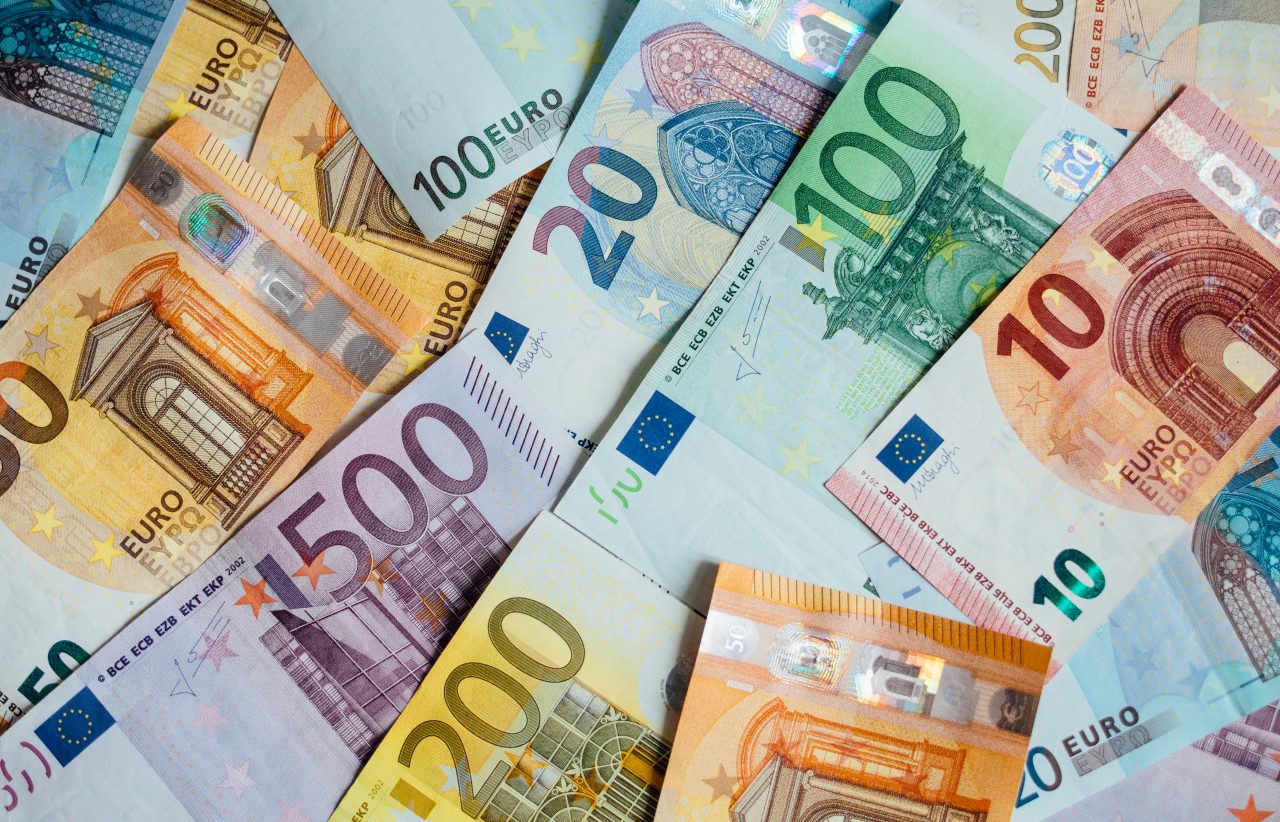 Trei din patru români și doresc adoptarea monedei euro. Când estimează BNR că s-ar putea întâmpla acest lucru