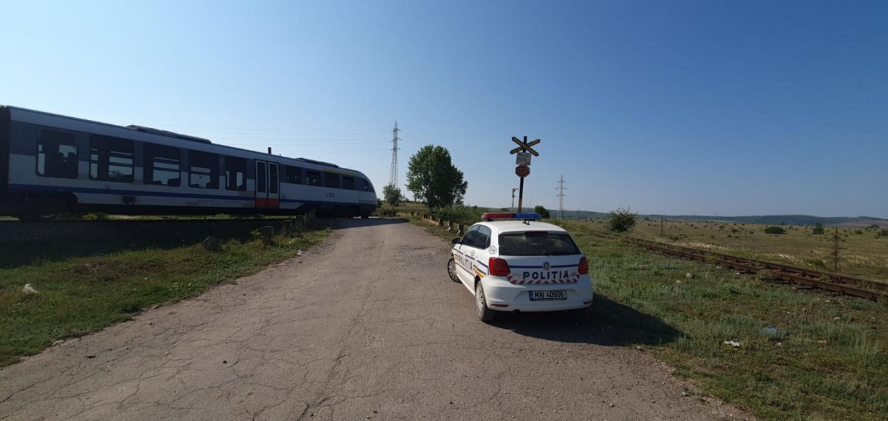 Un bărbat de 64 de ani a fost lovit de tren, pe calea ferată