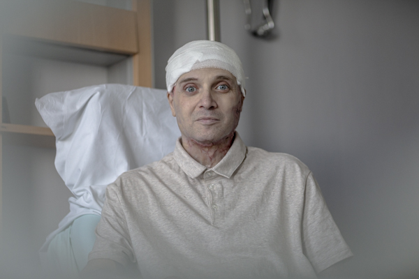 Medicul care a ars în incendiul de la Piatra Neamț, umilit de Ministerul Sănătății. Ce va păți bărbatul