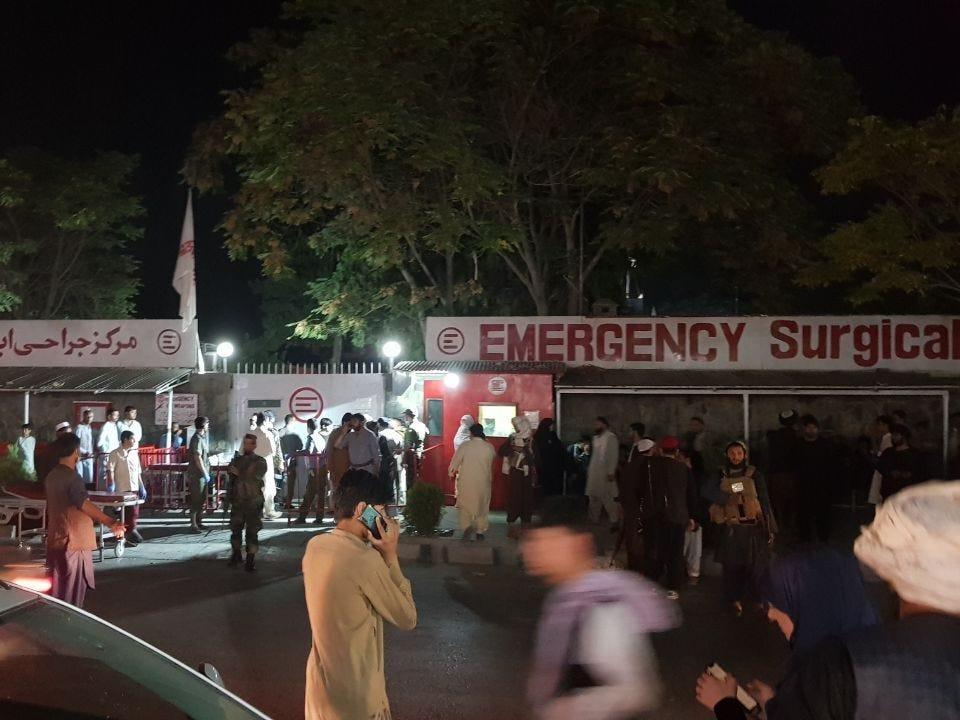 Mărturia unui martor afgan care a asistat la exploziile de la Kabul: O fetiță de 5 ani a murit chiar în brațe mele