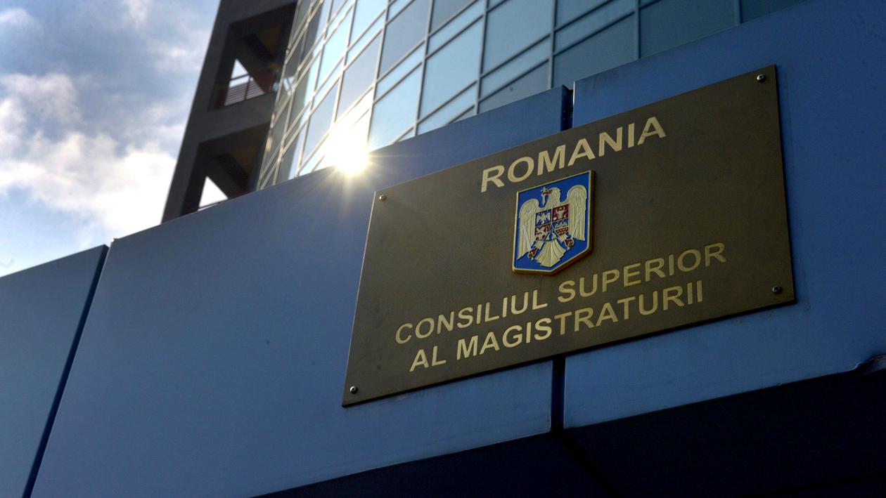 CSM: Declarațiile cu iz de argou a lui Stelian Ion produc o încălcare a principiului separației şi echilibrului puterilor în stat