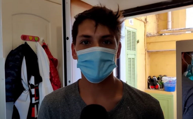 Povestea românului care își crește singur cei doi copii de 2 și 3 ani, dat afară din casa în care locuia cu chirie în Italia (VIDEO)
