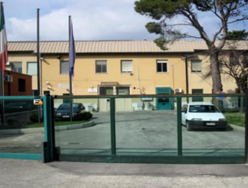 Doi români au alarmat autoritățile italiene, după ce au evadat dintr-o închisoare din centrul orașului Pescara