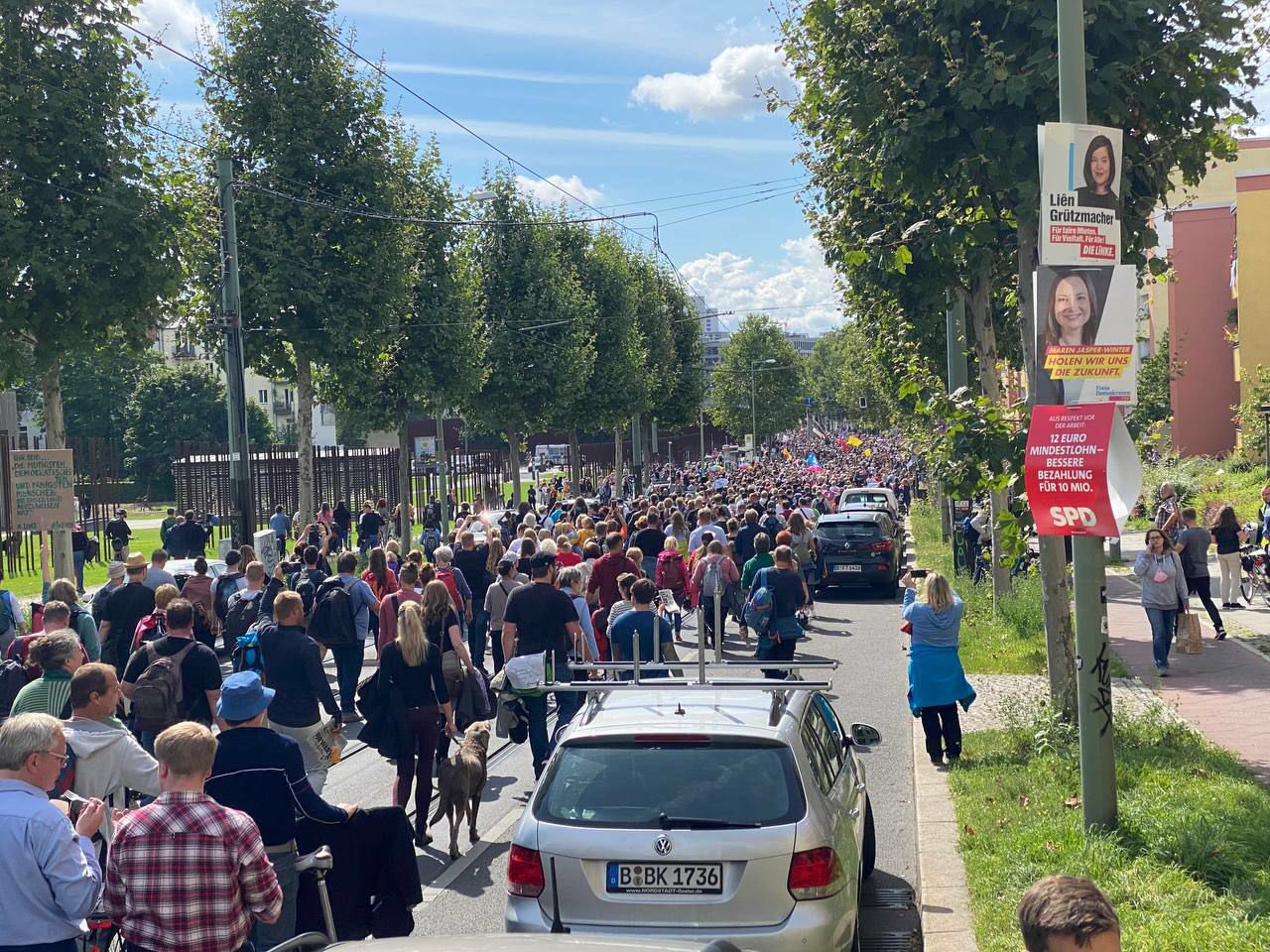 Protest de amploare la Berlin. Mii de nemți, împotriva restricțiilor impuse de autorități