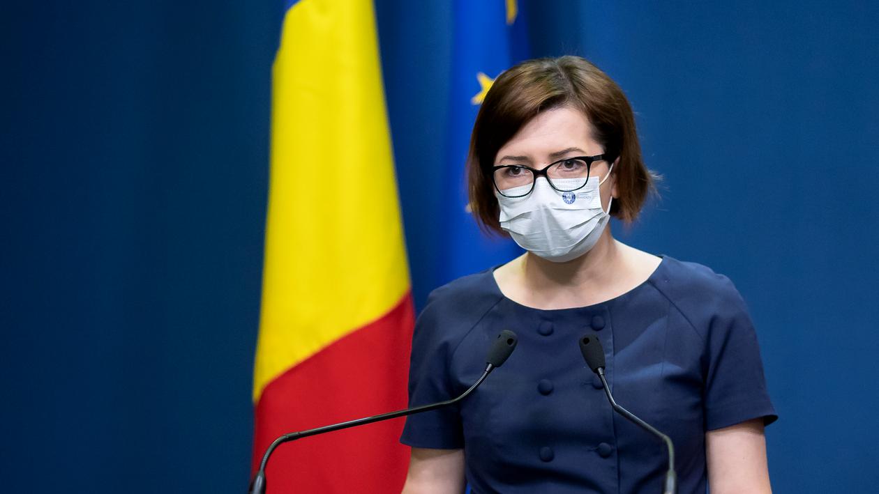 Ministrul Sănătății: „Vârful pandemiei s-ar putea să fie la finalul lunii septembrie, dar este o estimare. În scenariul cel mai rău posibil, INSP apreciază că s-ar putea să ajungem la aproximativ 4.000 de pacienţi spitalizați”