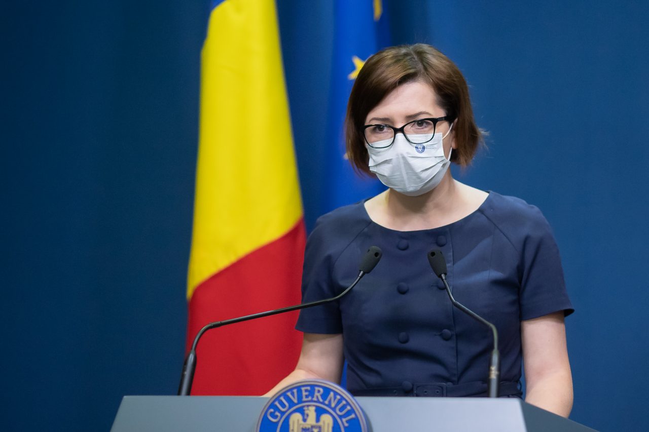 Ioana Mihăilă: În funcţie de cum va evolua pandemia vom permite accesul în anumite locuri pe baza certificatelor verzi