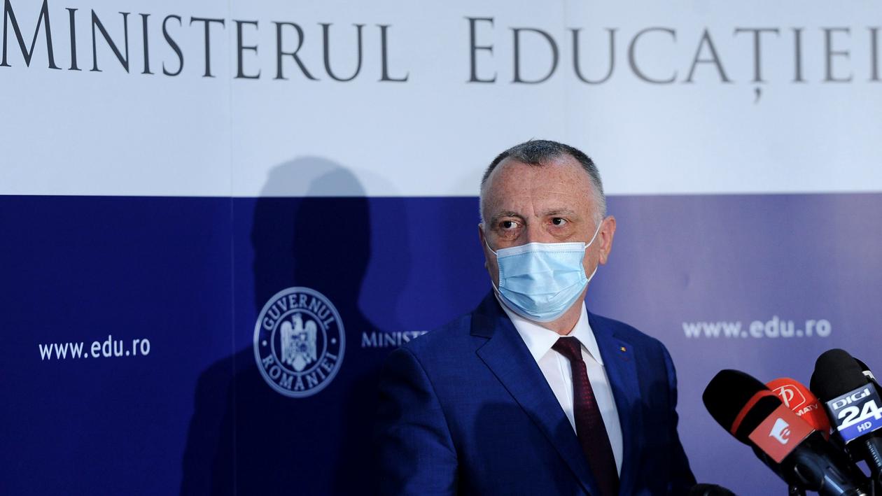 VIDEO. Ministrul Educației, Sorin Cîmpeanu: Nu vor fi niciun fel de restricții pentru cei nevaccinați, ci vor fi avantaje pentru vaccinați