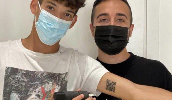Un student din Italia și-a tatuat codul QR de pe certificatul de vaccinare antiCovid