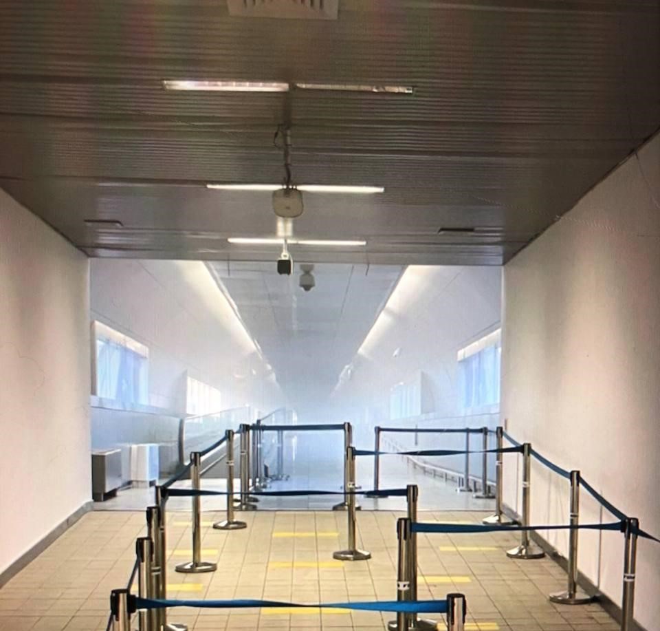 Degajare de fum la Aeroportul Henri Coandă. Au intervenit pompierii