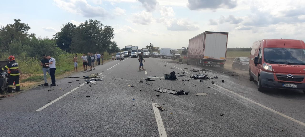 Accident grav în Ialomița: Doi morți după ce un autoturism s-a ciocnit de un autotren