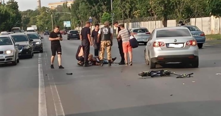 Motociclistul care a provocat accidentul din sectorul 4, în care un bărbat aflat pe o trotinetă a murit, a fost arestat pentru 30 de zile. Ce pedeapsă riscă, dacă e găsit vinovat