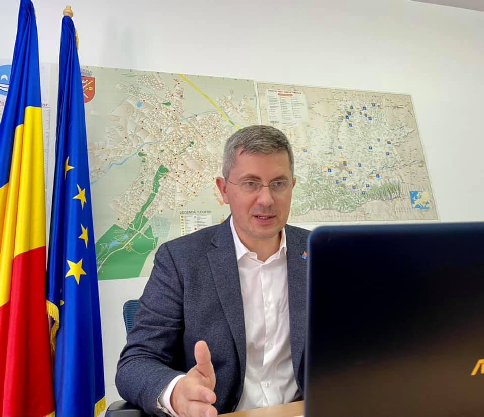 Dan Barna este tătic. Soția liderului USR PLUS a născut un băiat. FOTO cu bebelușul