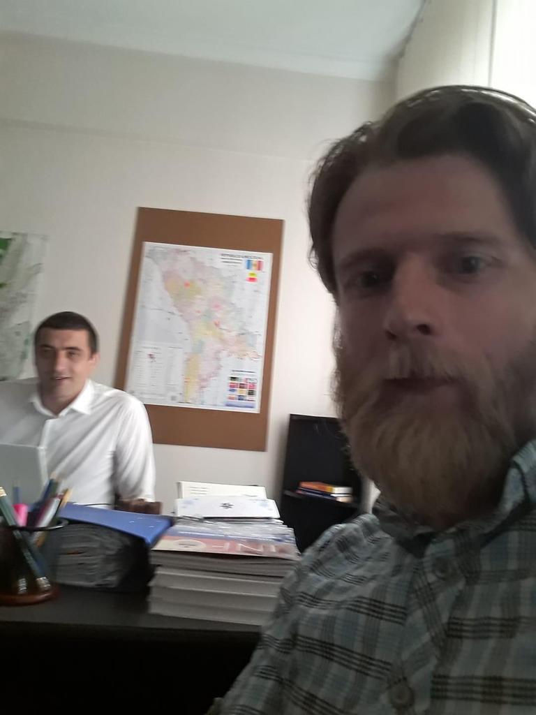 Consilierul parlamentar de la AUR prins cu cannabis la intrarea în Senat a demisionat din toate funcţiile pe care le deţine în Parlament şi în partid