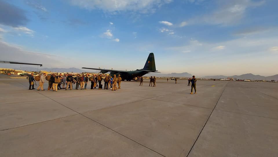 Românii evacuați din Afganistan ajung azi în țară. Stadiul demersurilor Celulei de criză interinstituționale