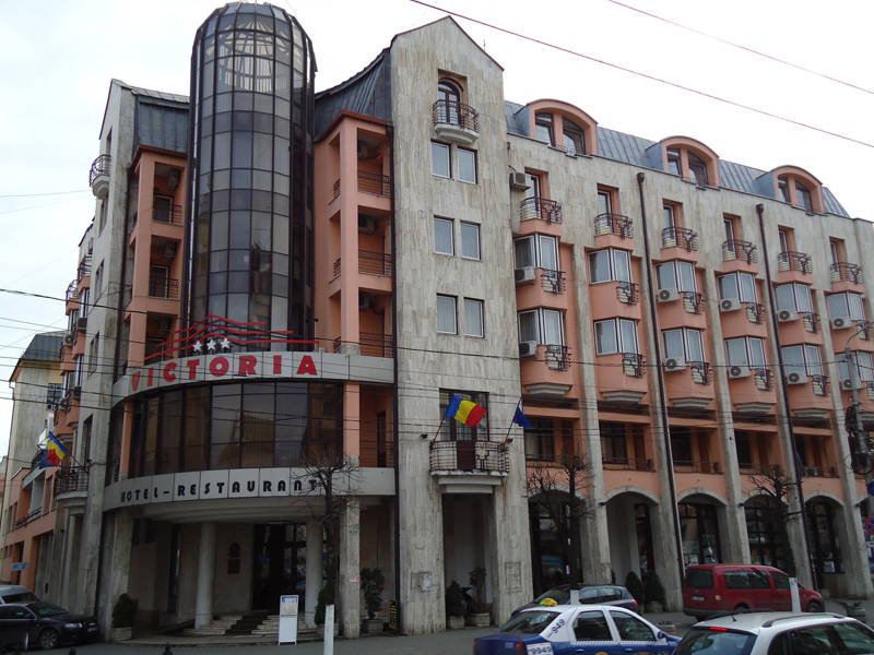 Bărbatul arestat pentru că a violat o femeie într-un hotel din Cluj a fost prins după ce și-a uitat telefonul în cameră. Vecinii, șocați: „Un băiat cuminte, mă saluta”