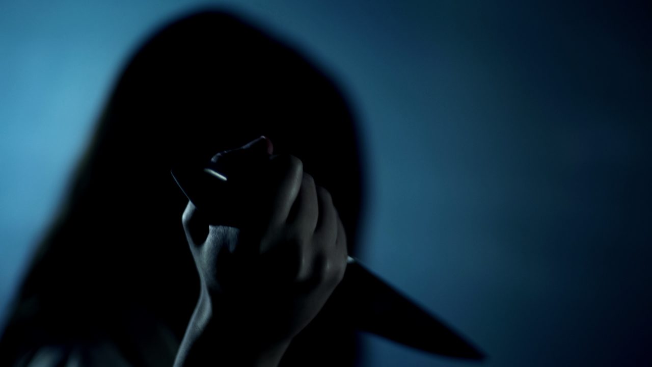 O adolescentă din Neamț a omorât un bărbat care a încercat să o violeze