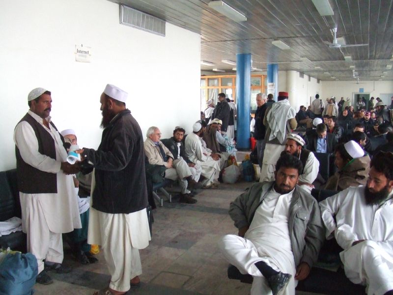 Armata americană a deschis focul în aeroportul din Kabul. Ce s-a întâmplat