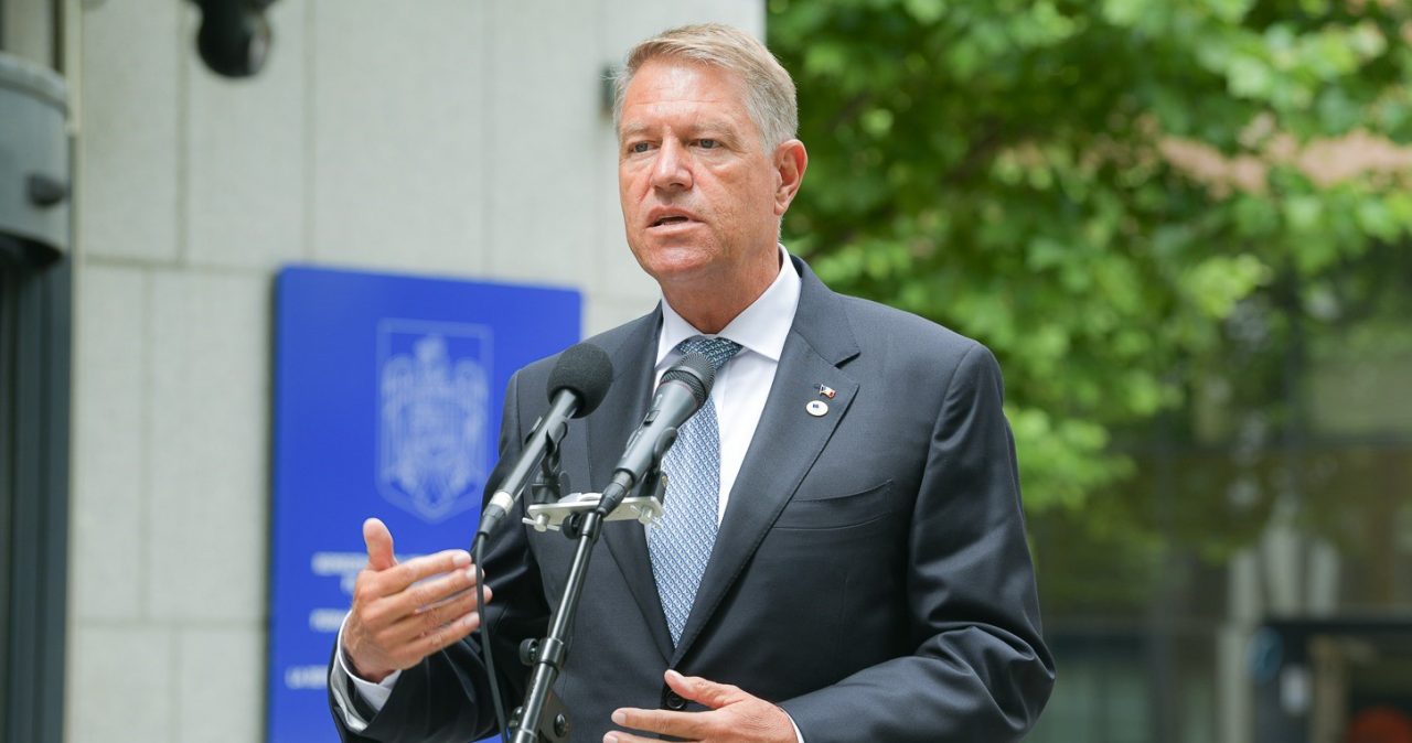 Klaus Iohannis le mulțumește salvatorilor montani „pentru dedicarea și spiritul de sacrificiu în salvarea semenilor”