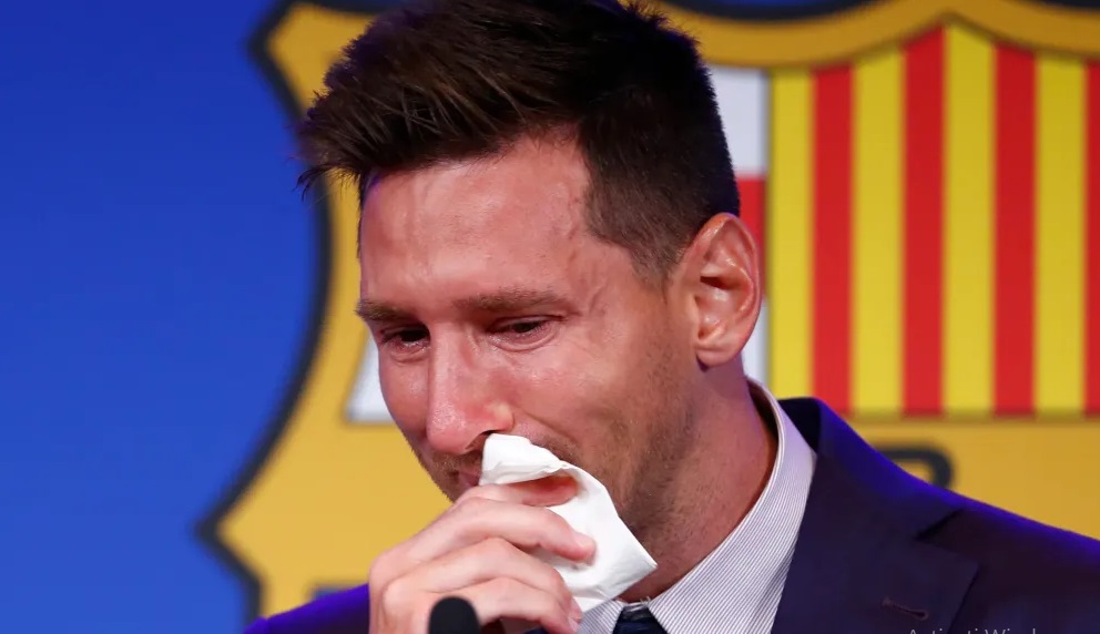 Val de ironii pe net după ce un internaut a pus la vânzare șervețelul cu care Messi și-ar fi șters lacrimile la conferința de adio de la FC Barcelona