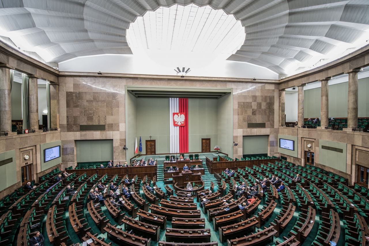 Parlamentul Poloniei, vot pentru încă o lege controversată. Restituirea bunurilor confiscate de comuniști, respinsă