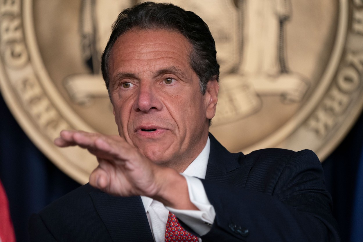 Andrew Cuomo, guvernatorul statului New York, acuzat că a hărțuit sexual mai multe femei. Cum se apără oficialul