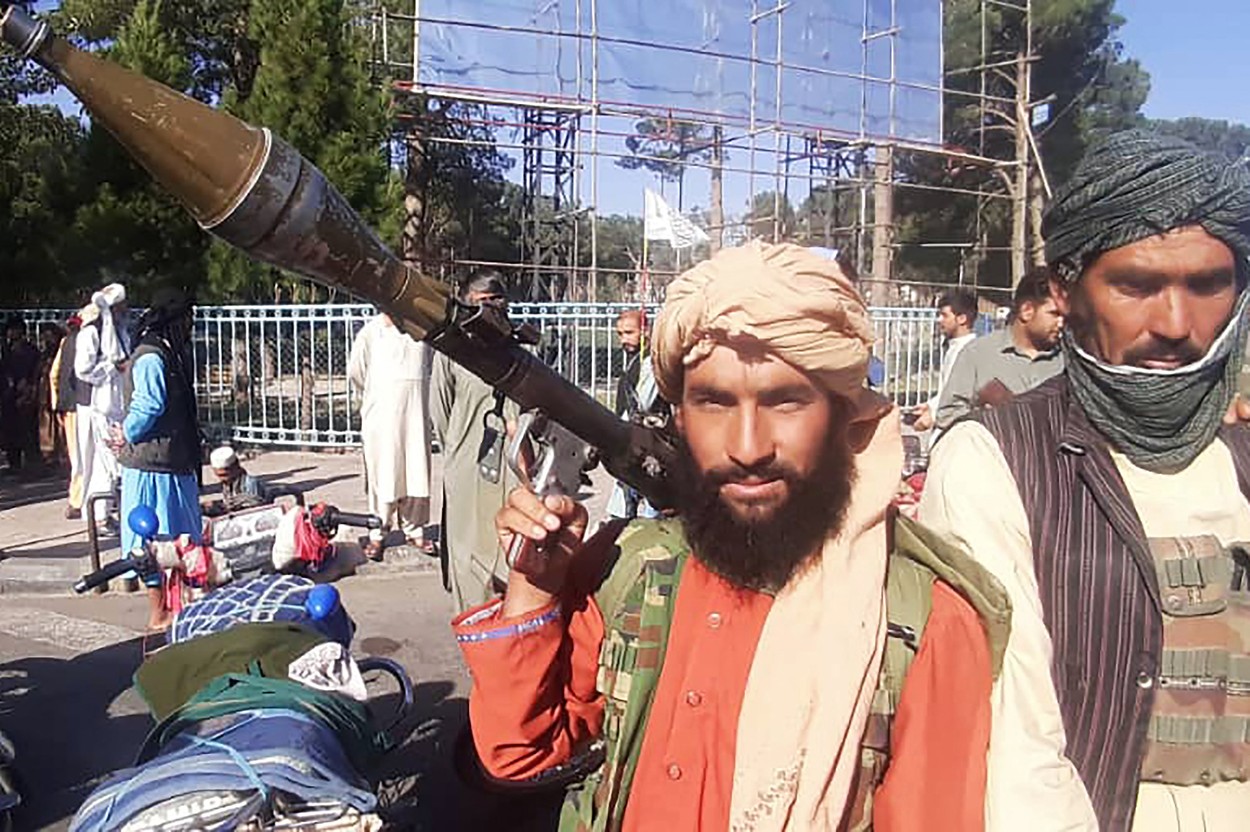 Talibanii au cucerit Kandahar, al doilea cel mai mare oraș din Afganistan