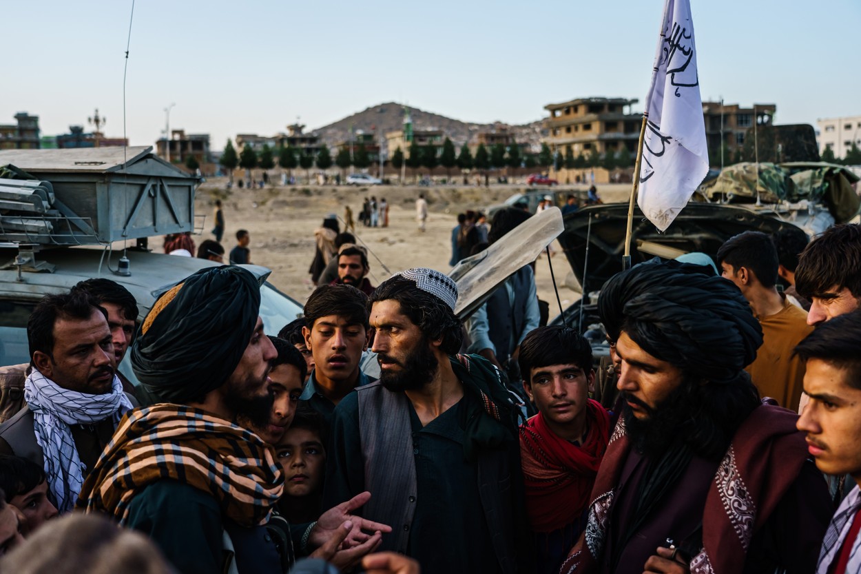 Afganistan: Fratele fostului președinte a jurat loialitate talibanilor | VIDEO