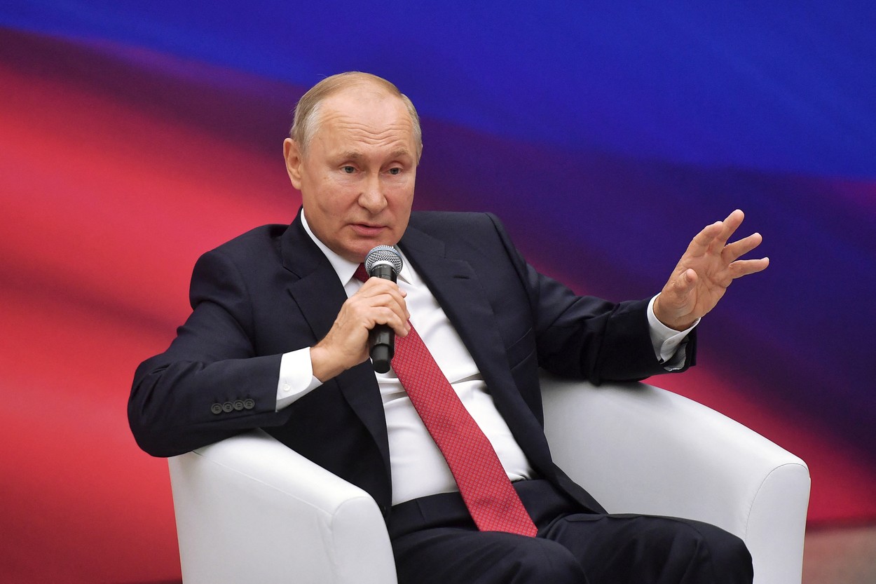 Vladimir Putin, sfat pentru statele care vor să primească migranți afgani. „Este important să fie împiedicată infiltarea de combatanţi deghizaţi în refugiaţi”